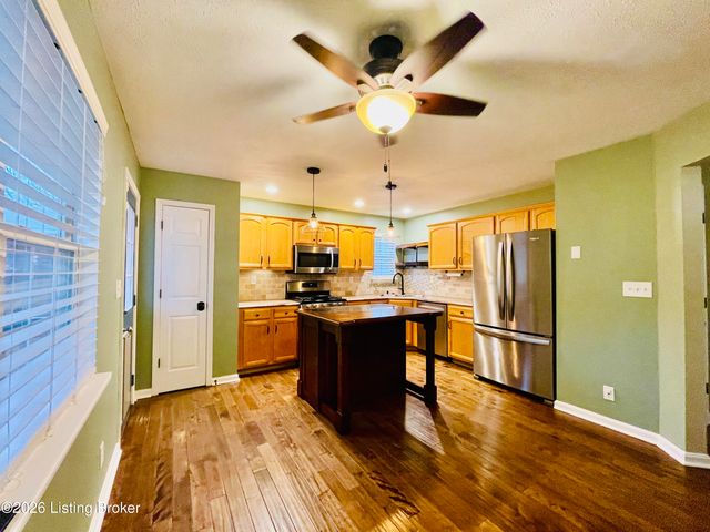 5112 Silverton Ln, Louisville, KY 40241