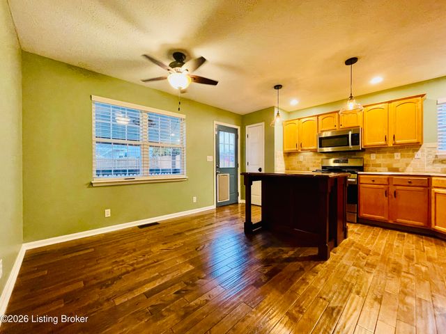 5112 Silverton Ln, Louisville, KY 40241