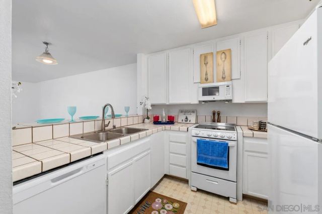 3980 FAIRCROSS PL 25, San Diego, CA 92115