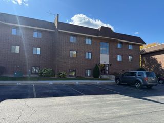 201 E Janata Boulevard 1A, Lombard, IL 60148
