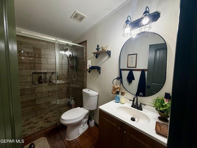 270 FLOR AMARILLA Avenue, Socorro, TX 79927