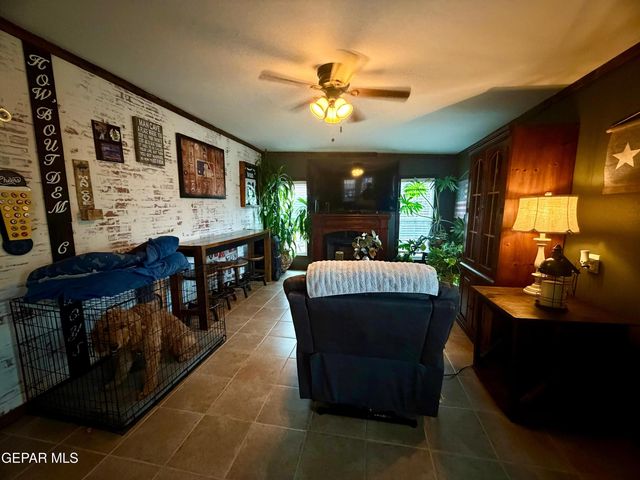 270 FLOR AMARILLA Avenue, Socorro, TX 79927