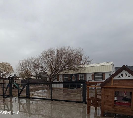 270 FLOR AMARILLA Avenue, Socorro, TX 79927