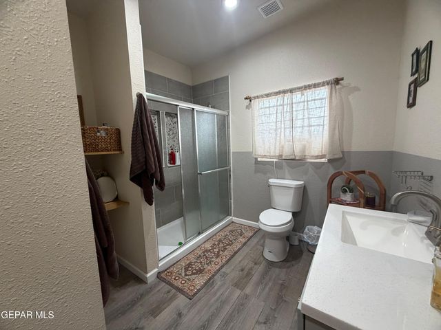 270 FLOR AMARILLA Avenue, Socorro, TX 79927