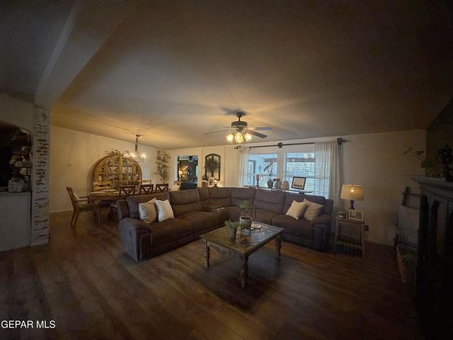 270 FLOR AMARILLA Avenue, Socorro, TX 79927