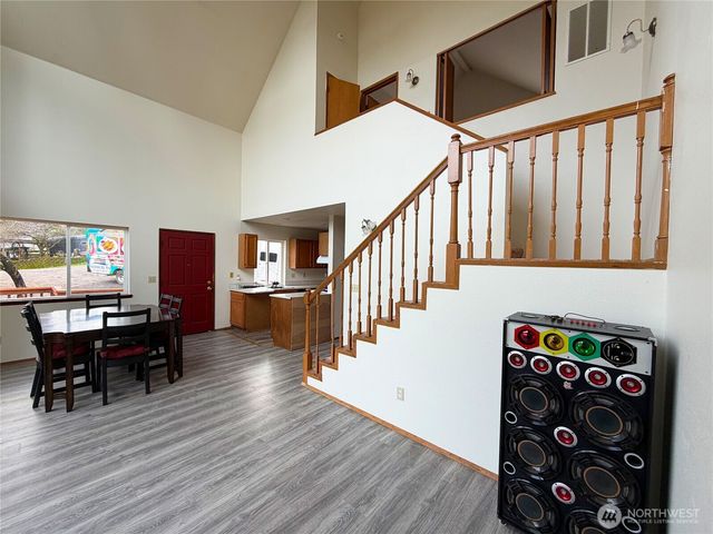 20925 260th Avenue SE, Maple Valley, WA 98038