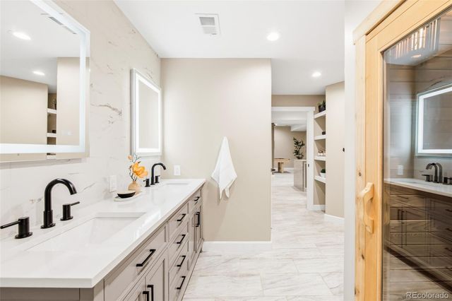 26746 E Peakview Drive, Aurora, CO 80016