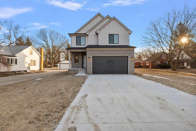 45396 Deneweth Street, Macomb Twp, MI 48042