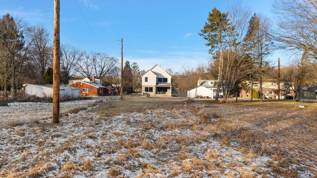 45396 Deneweth Street, Macomb Twp, MI 48042