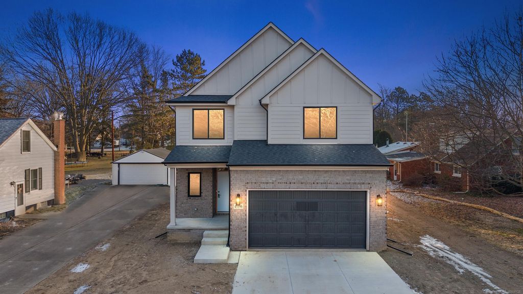 45396 Deneweth Street, Macomb Twp, MI 48042