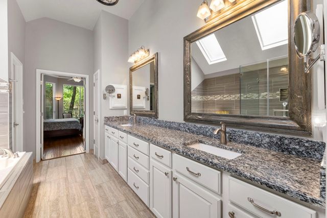43 Tethered Vine Place, The Woodlands, TX 77382