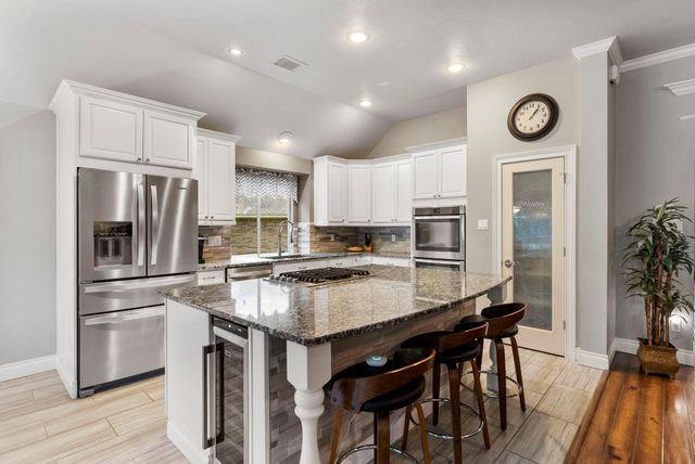 43 Tethered Vine Place, The Woodlands, TX 77382