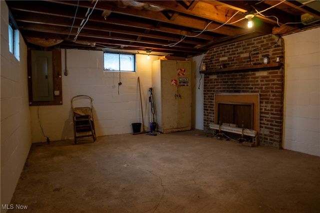 4216 State Road, New Franklin, OH 44319