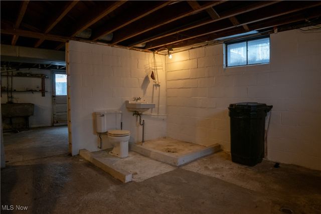 4216 State Road, New Franklin, OH 44319