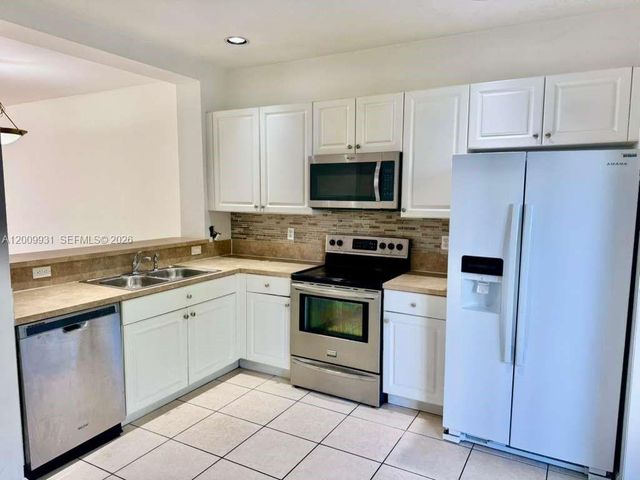 669 NW 42nd Avenue, Plantation, FL 33317