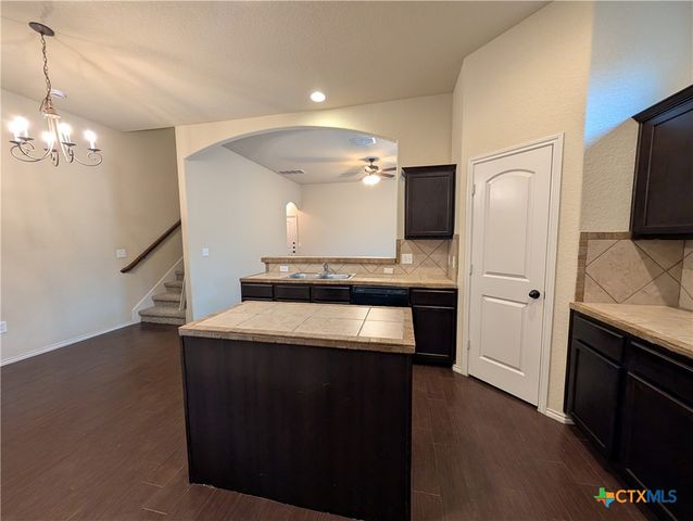 669 Creekside Circle, New Braunfels, TX 78130