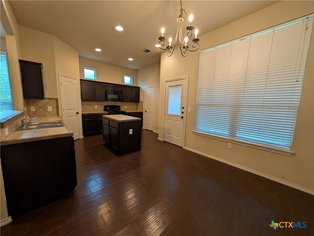 669 Creekside Circle, New Braunfels, TX 78130