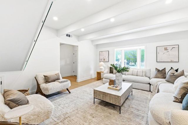 2331 Carmel Drive, Palo Alto, CA 94303