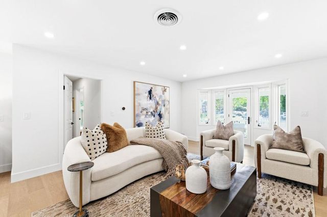 2331 Carmel Drive, Palo Alto, CA 94303