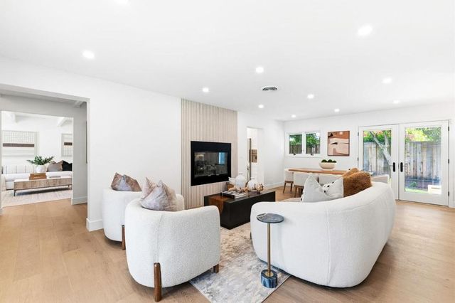 2331 Carmel Drive, Palo Alto, CA 94303