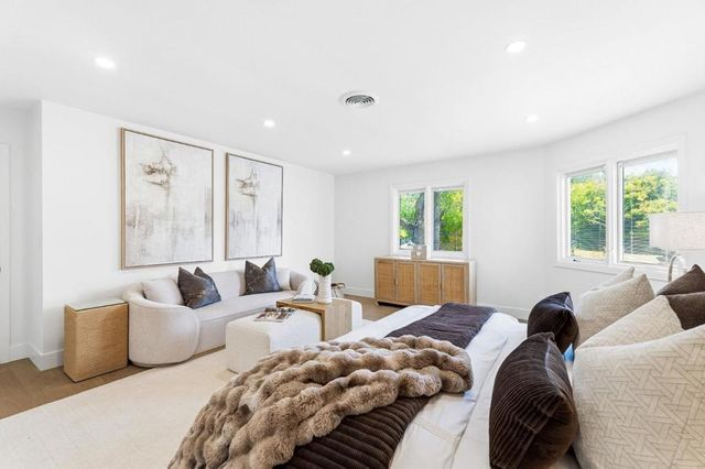 2331 Carmel Drive, Palo Alto, CA 94303