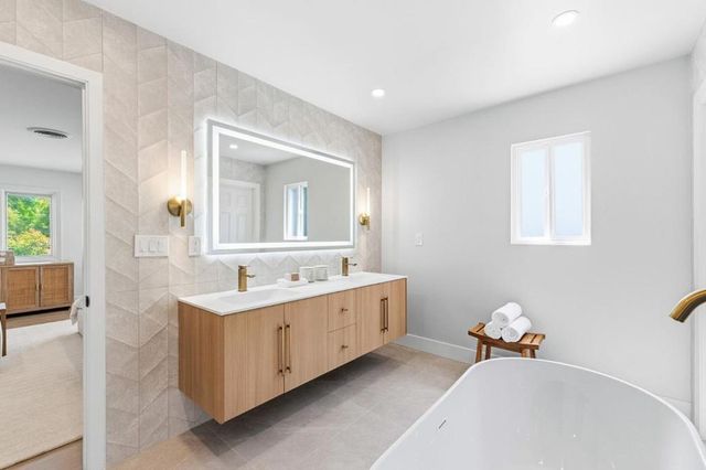 2331 Carmel Drive, Palo Alto, CA 94303