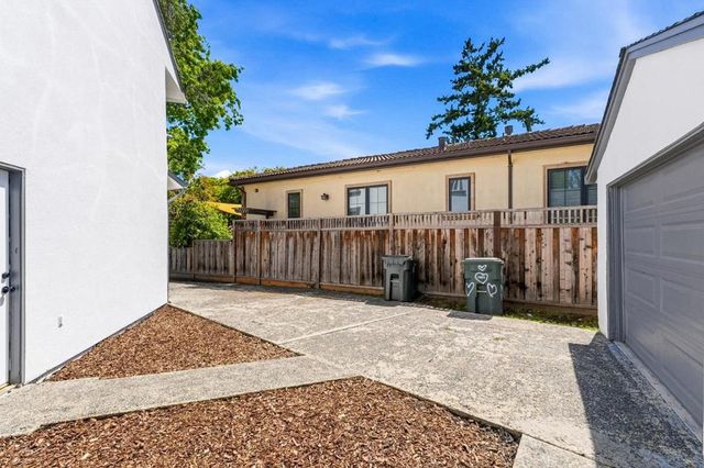 2331 Carmel Drive, Palo Alto, CA 94303