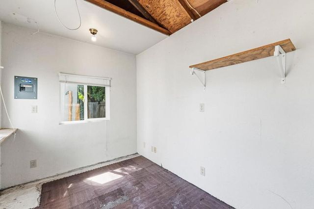 2331 Carmel Drive, Palo Alto, CA 94303