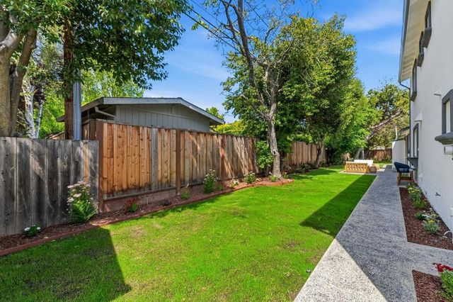 2331 Carmel Drive, Palo Alto, CA 94303