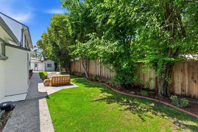 2331 Carmel Drive, Palo Alto, CA 94303