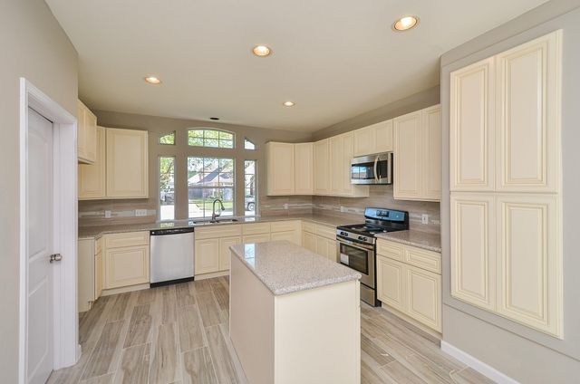 5916 Fairway Manor Lane, Spring, TX 77373