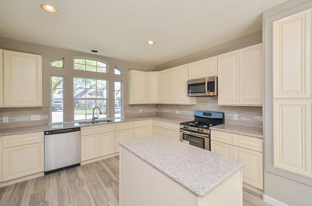 5916 Fairway Manor Lane, Spring, TX 77373