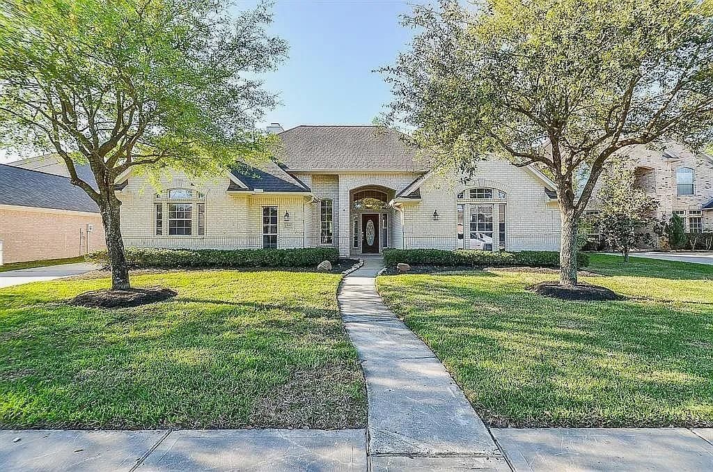 5916 Fairway Manor Lane, Spring, TX 77373