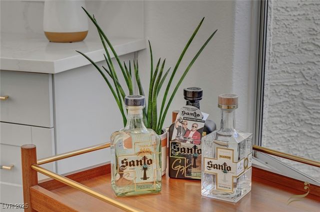 8941 Diamond Falls Drive, Las Vegas, NV 89117