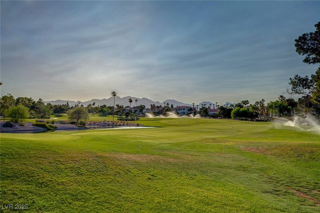 8941 Diamond Falls Drive, Las Vegas, NV 89117