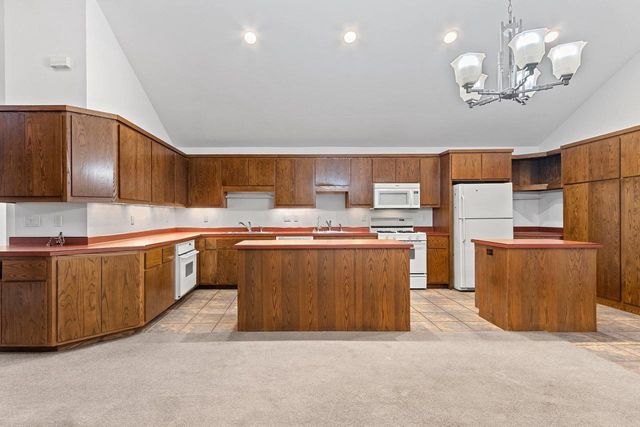 3629 CREEKVIEW ROAD, Green Bay, WI 54115