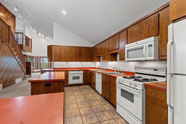 3629 CREEKVIEW ROAD, Green Bay, WI 54115