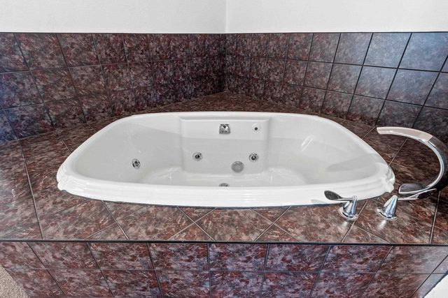 3629 CREEKVIEW ROAD, Green Bay, WI 54115