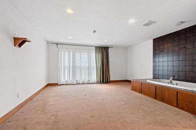 3629 CREEKVIEW ROAD, Green Bay, WI 54115