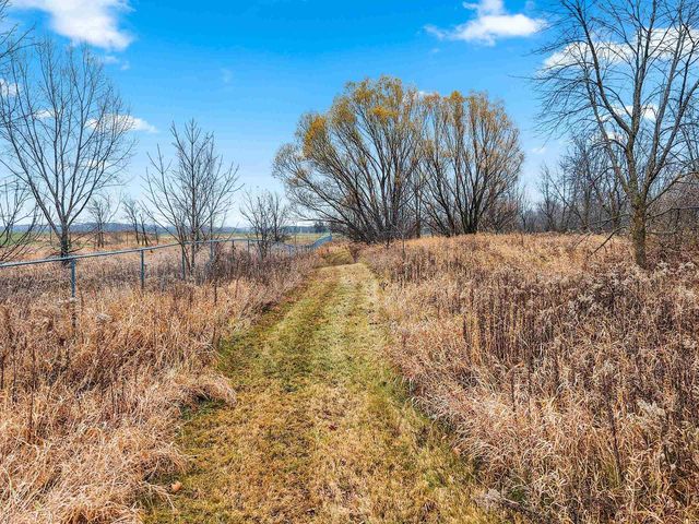 3629 CREEKVIEW ROAD, Green Bay, WI 54115