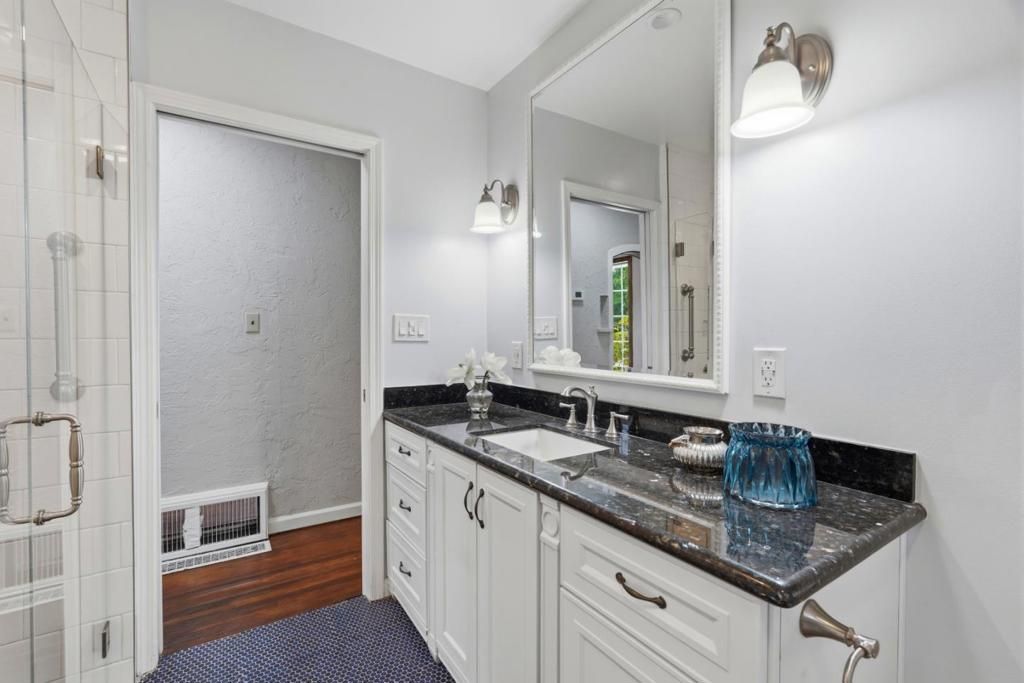 Image 23 of property listing at 14175 Douglass Lane, Saratoga, CA 95070