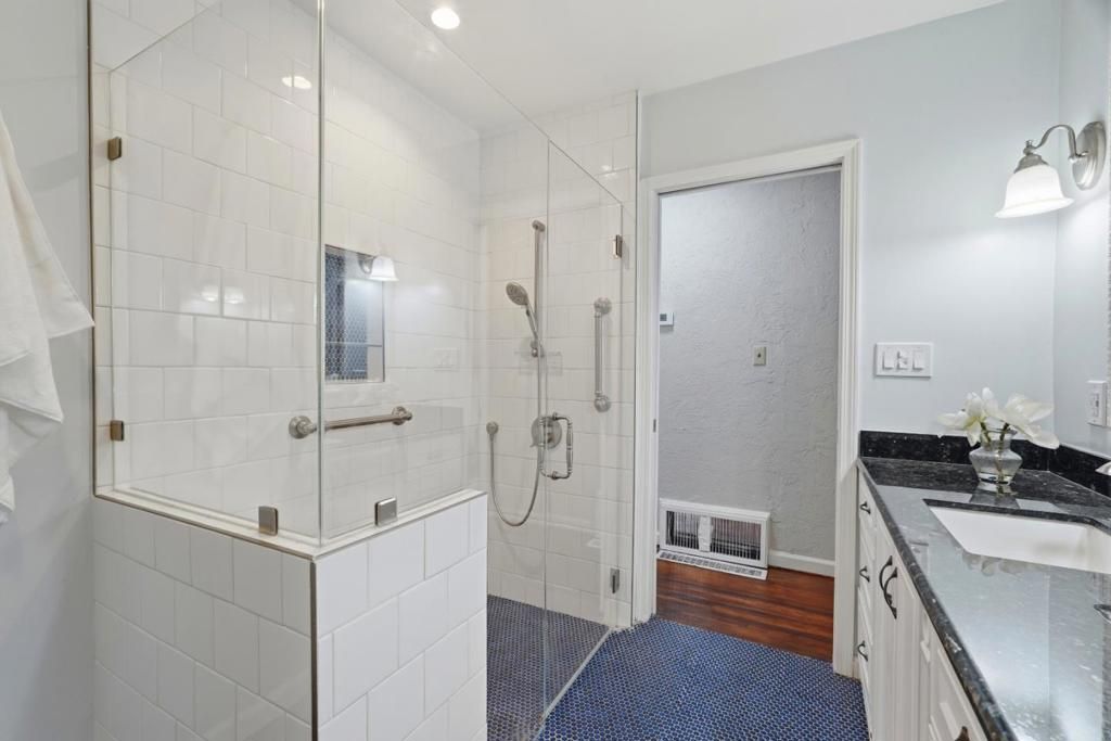 Image 24 of property listing at 14175 Douglass Lane, Saratoga, CA 95070