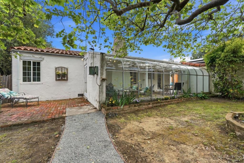 Image 31 of property listing at 14175 Douglass Lane, Saratoga, CA 95070