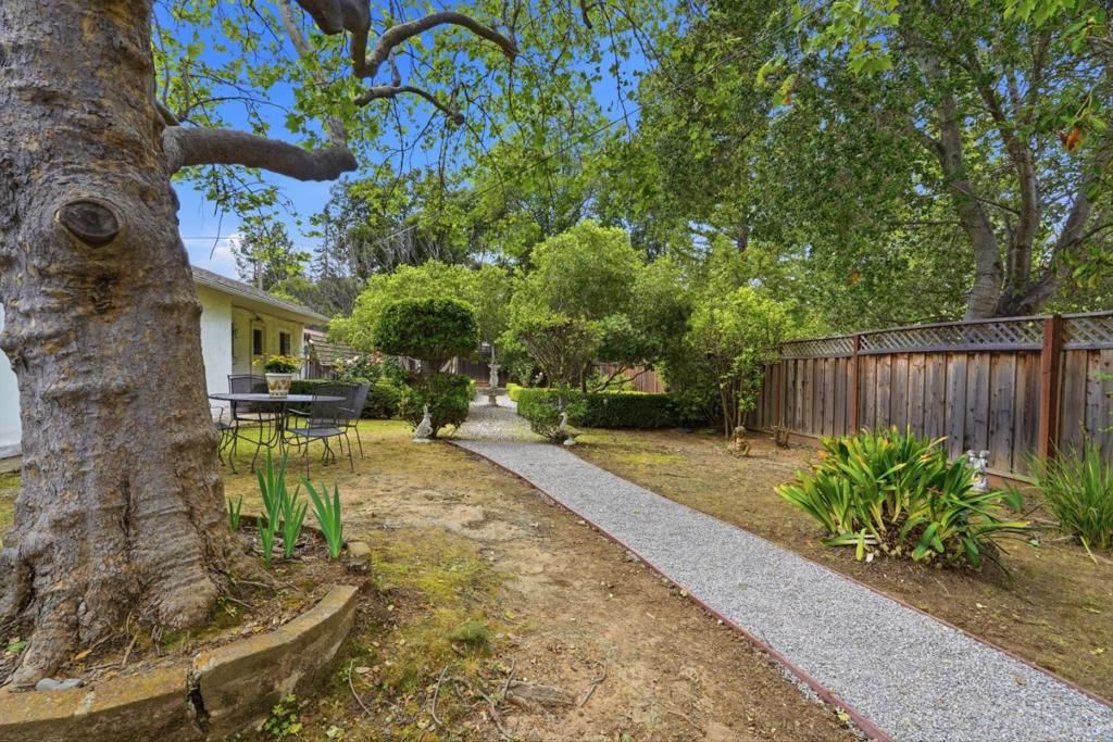 Image 36 of property listing at 14175 Douglass Lane, Saratoga, CA 95070