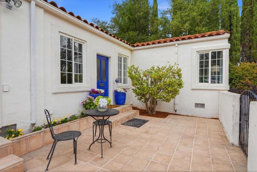 Image 6 of property listing at 14175 Douglass Lane, Saratoga, CA 95070