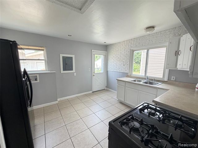 5876 Clippert Street, Taylor, MI 48180