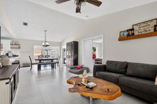 8061 NW 197th St, Hialeah, FL 33015