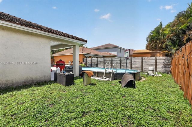 8061 NW 197th St, Hialeah, FL 33015