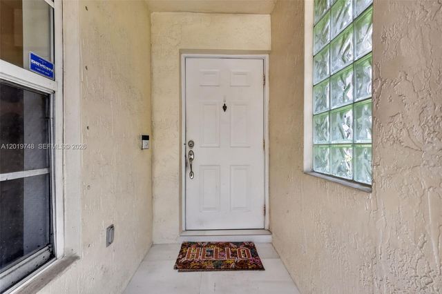 8061 NW 197th St, Hialeah, FL 33015