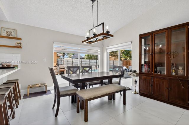 8061 NW 197th St, Hialeah, FL 33015